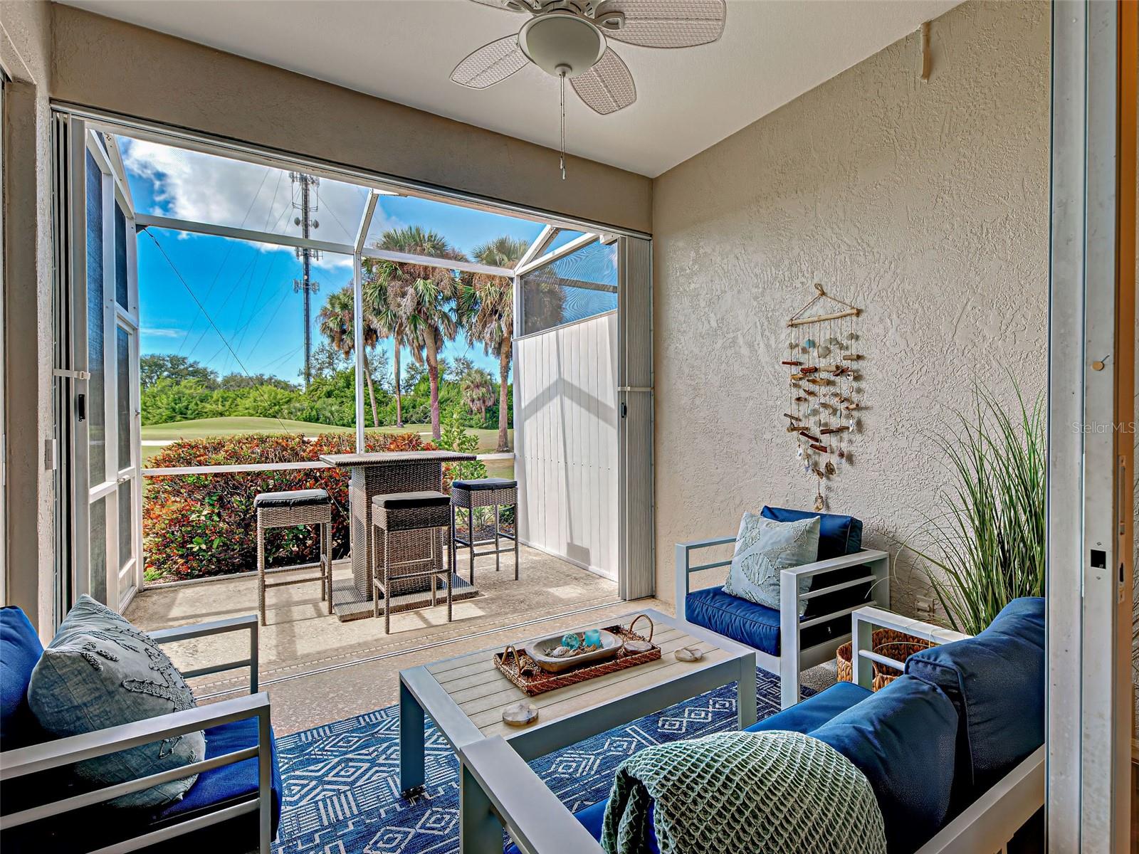 PELICAN POINTE GOLF & COUNTRY CLUB - Residential