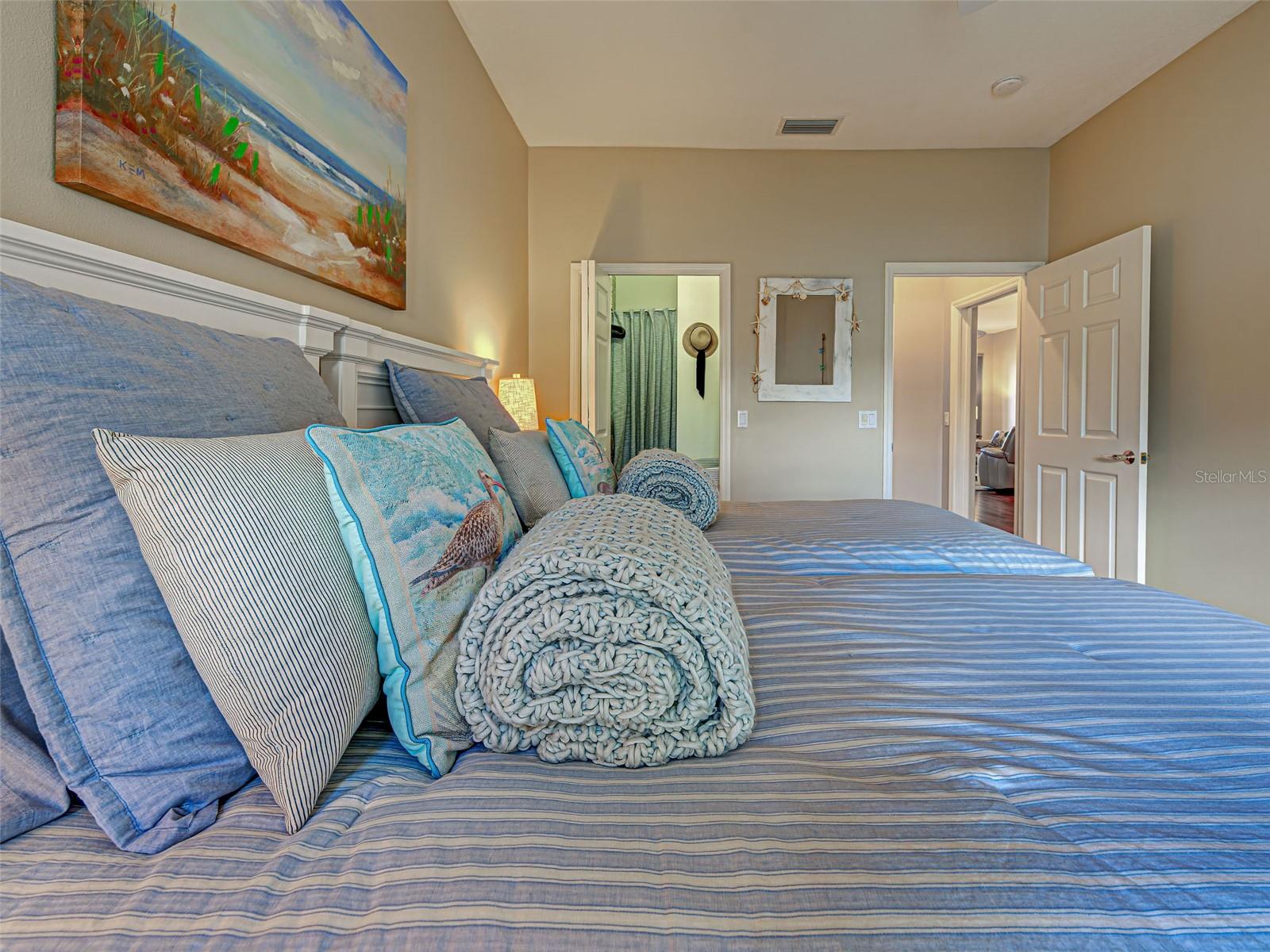 PELICAN POINTE GOLF & COUNTRY CLUB - Residential