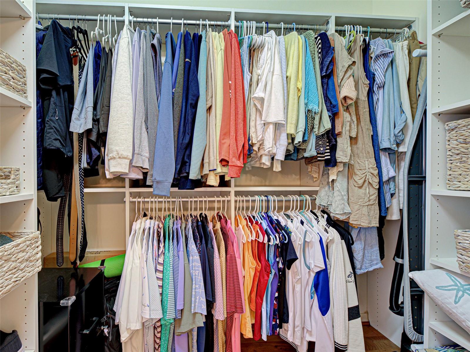 PELICAN POINTE GOLF & COUNTRY CLUB - Residential