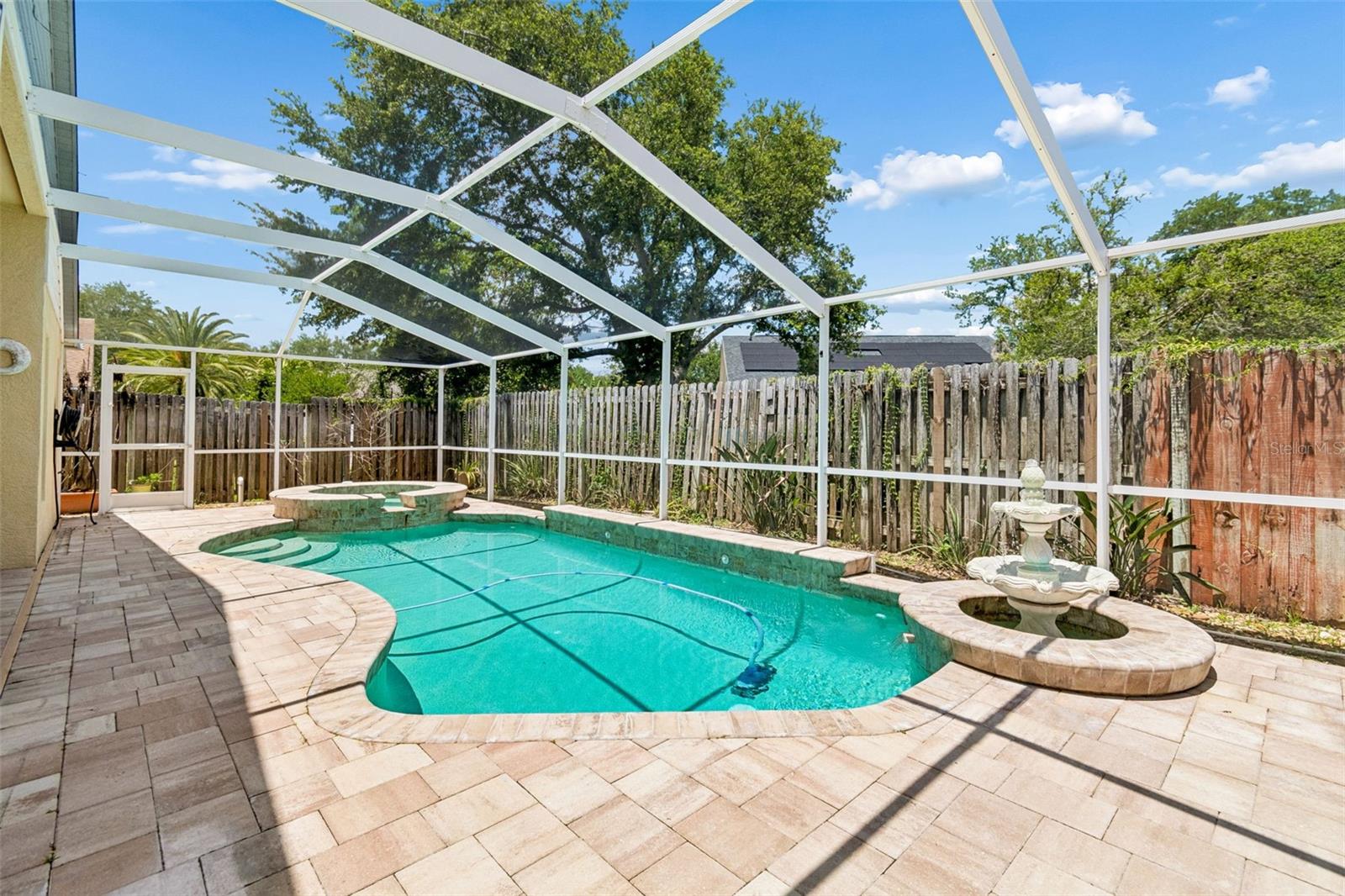LUMSDEN POINTE PH 1 - Residential