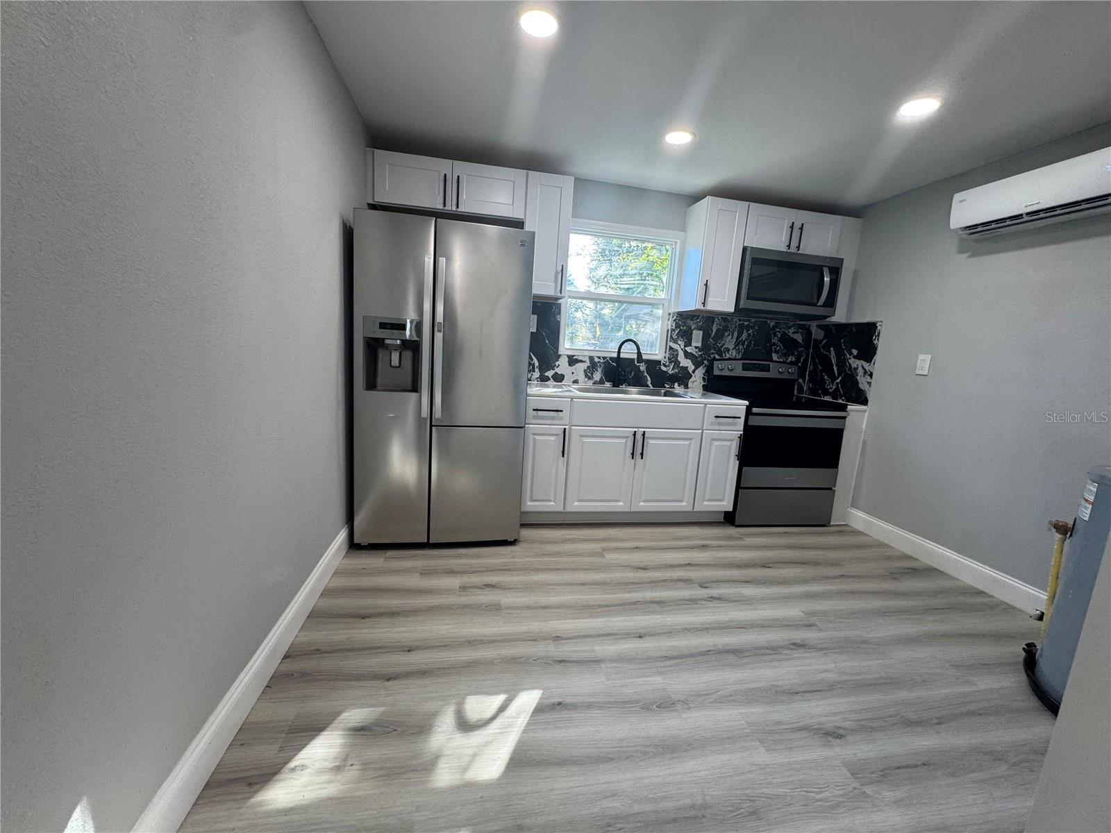 LEALMAN HIGHLANDS 2 - Residential Lease