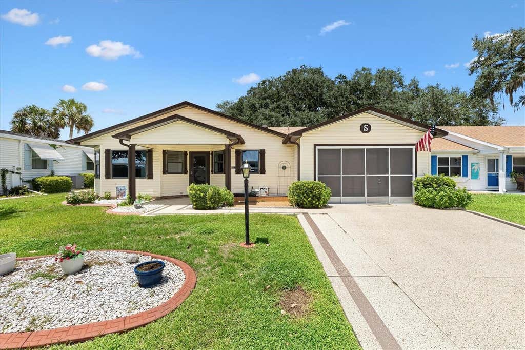 Photo of 1532 E Schwartz Boulevard, Lady Lake, FL 32159 (MLS # G5116448)