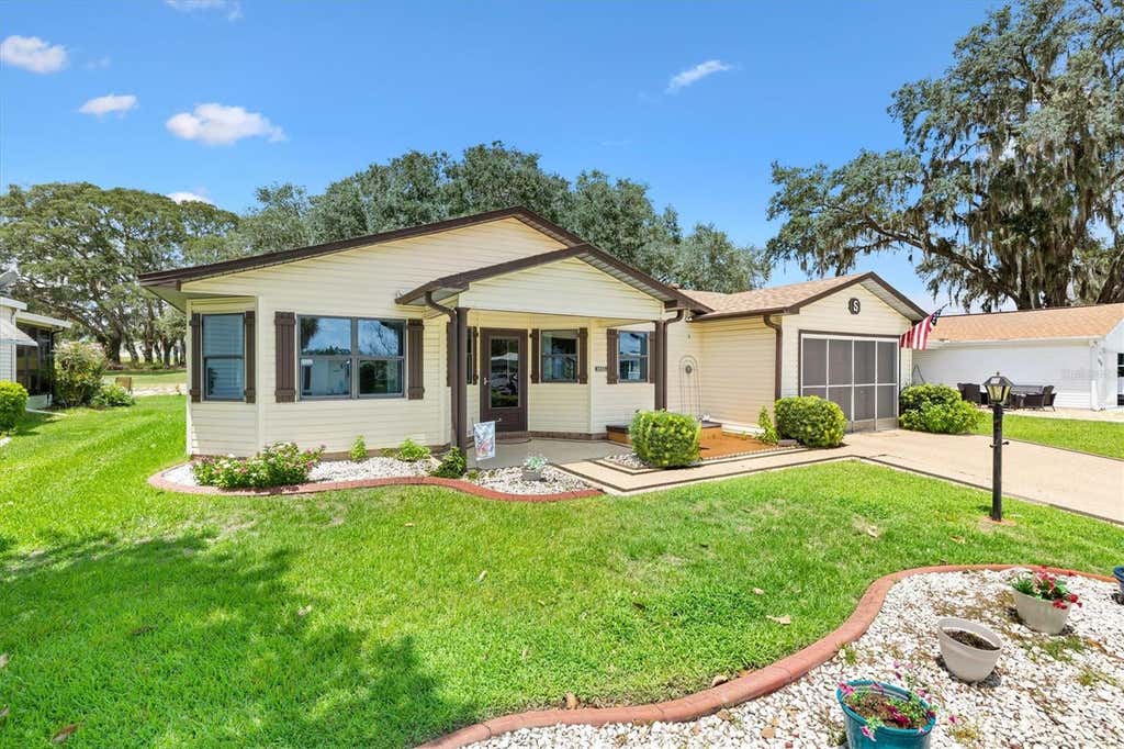 Photo of 1532 E Schwartz Boulevard, Lady Lake, FL 32159 (MLS # G5116448)