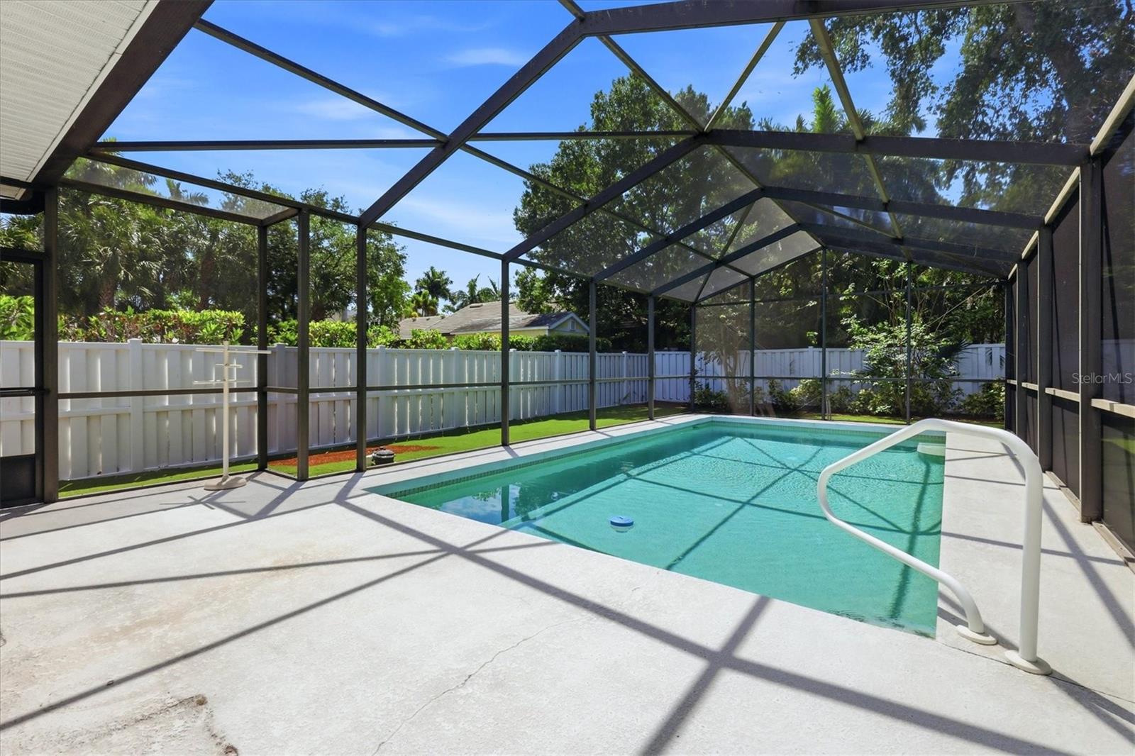 HUDSON BAYOU - Residential