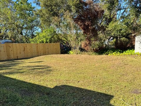 A home in LAKELAND