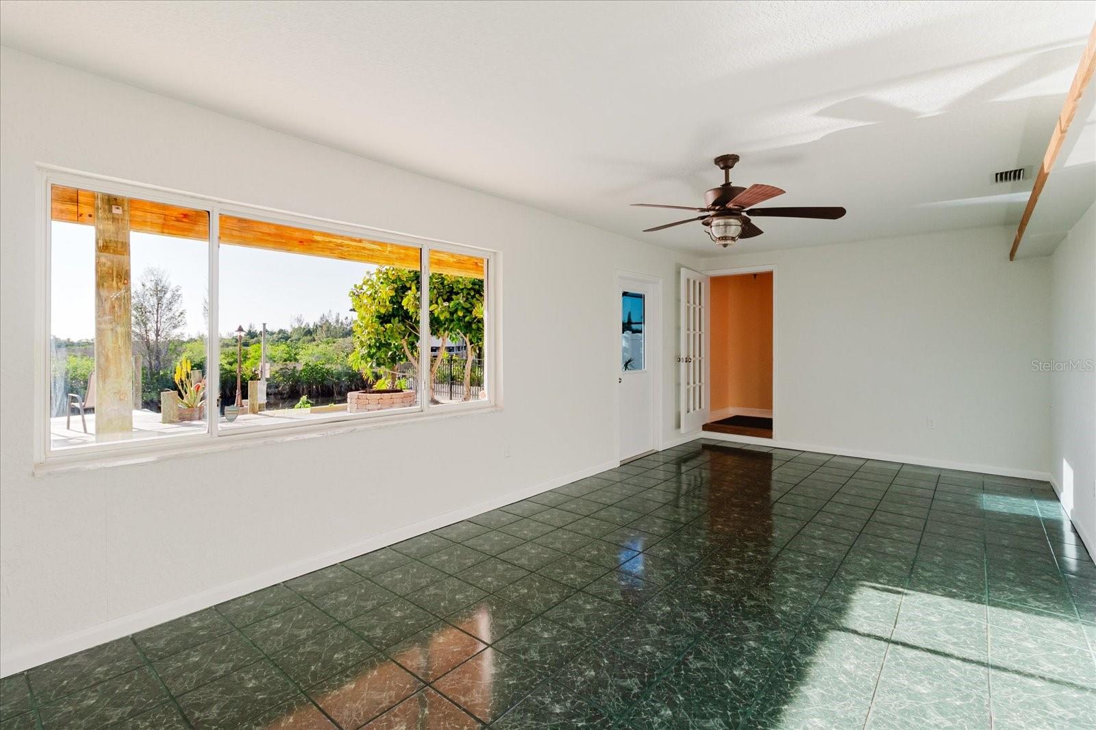 LEISURE BEACH - Residential