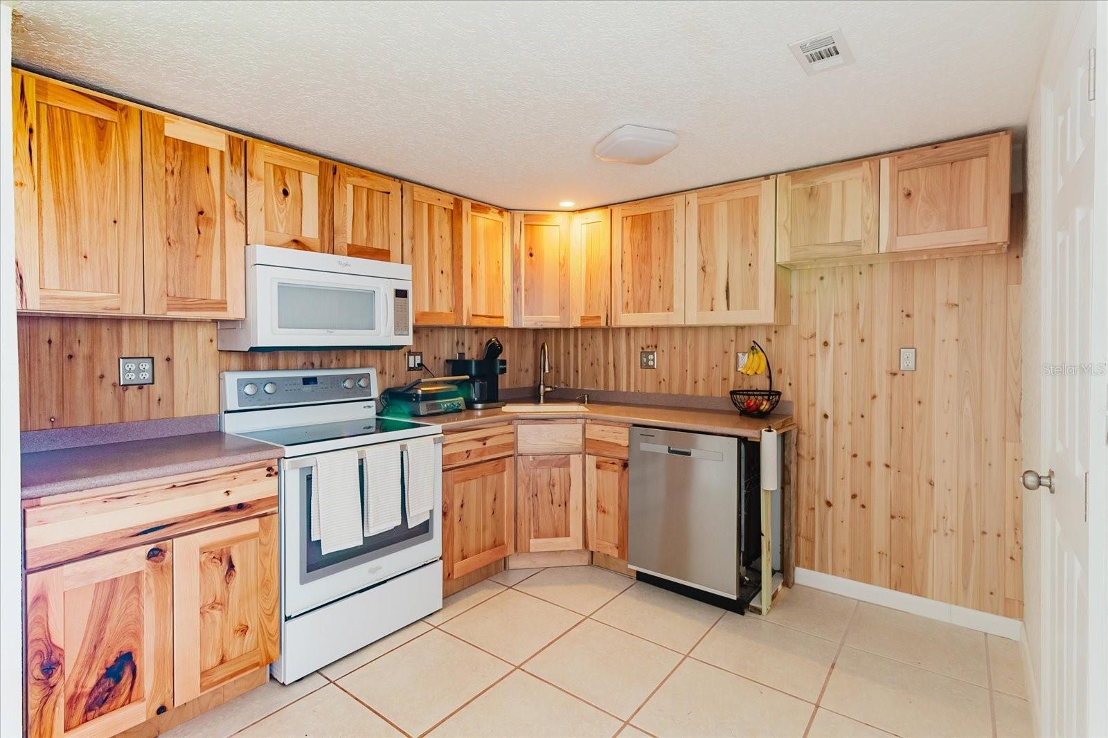 LEISURE BEACH - Residential