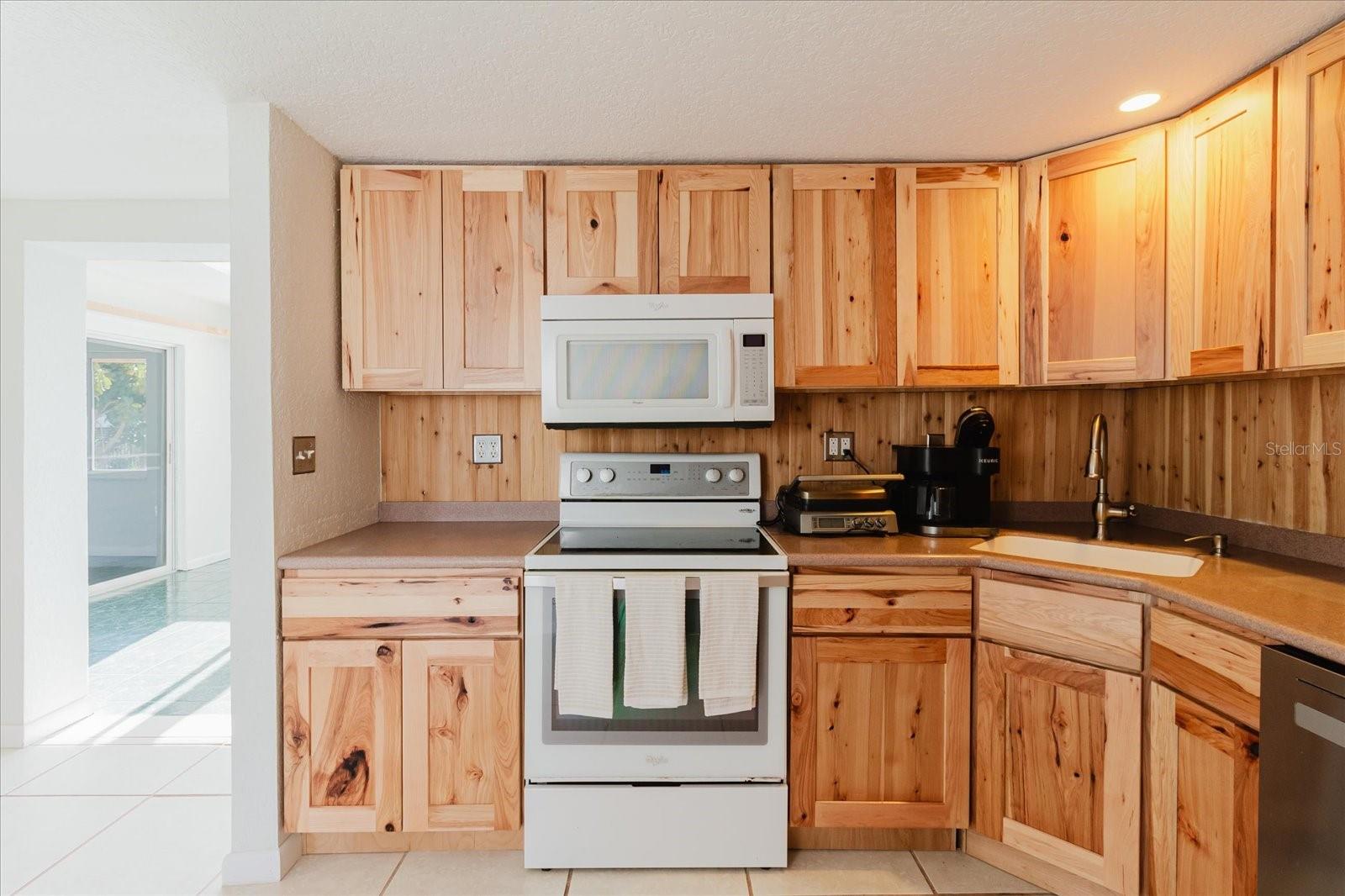 LEISURE BEACH - Residential