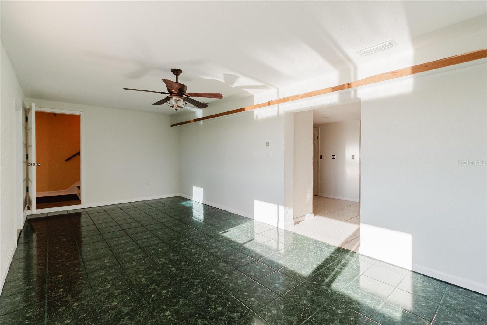 LEISURE BEACH - Residential