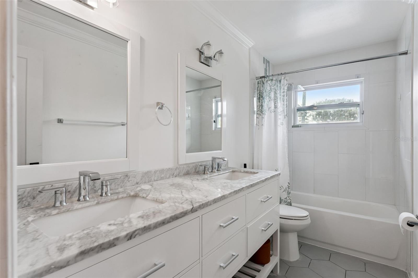 LAKE SEARCY SHORES - Residential