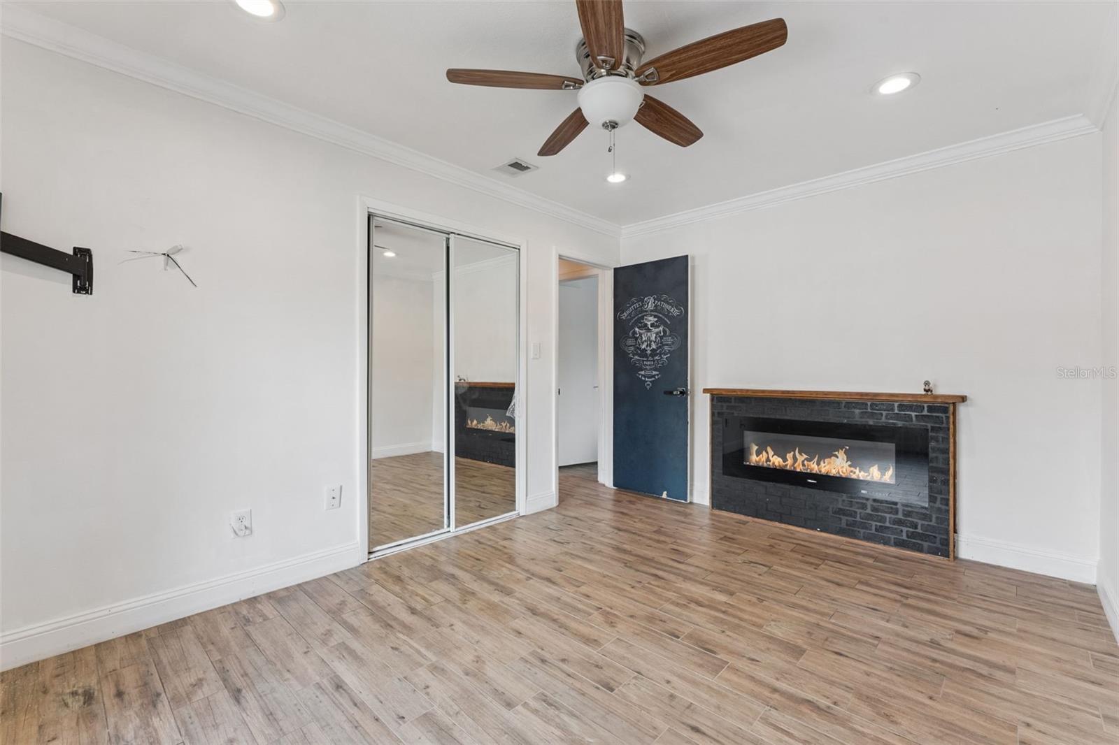 LAKE SEARCY SHORES - Residential