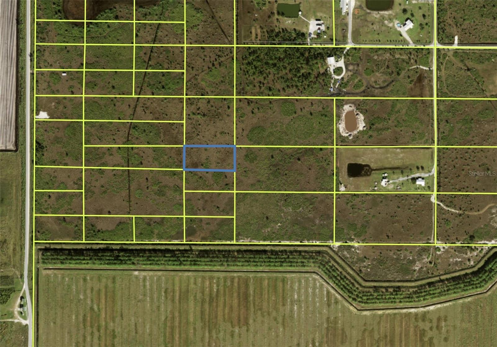 Dreaming of privacy and peaceful country living? This beautiful 1.25-acre slice of paradise is high and dry—not located in a flood zone—making it the perfect place to build your dream home, hobby farm, nursery, or ranch retreat.
Enjoy the freedom of rural life with no HOA, no CDD, and plenty of space to create the lifestyle you’ve been envisioning.
Ideally situated just minutes from Babcock Ranch, Downtown Punta Gorda, Fort Myers, and major international airports—offering a perfect balance of serenity and convenience.
Don’t miss this opportunity to own land in a growing area with true Florida charm and no flood insurance required!