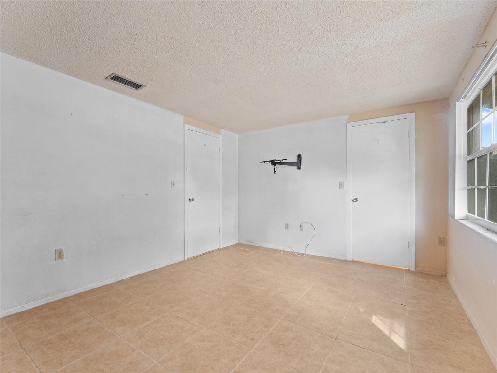 BEACON WOODS VILLAGE - Residential