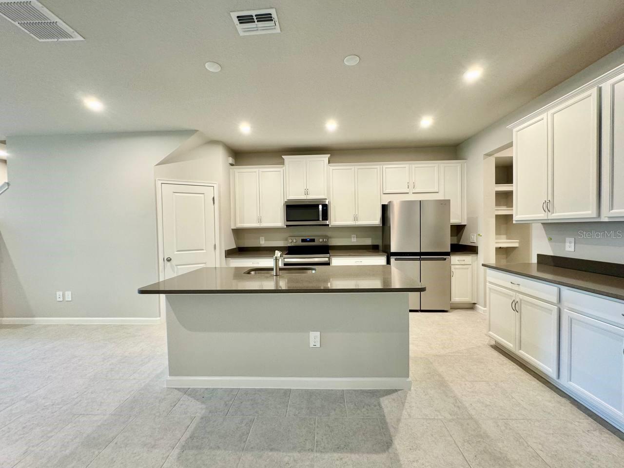 BLOOMINGDALE TOWNES - Residential Lease