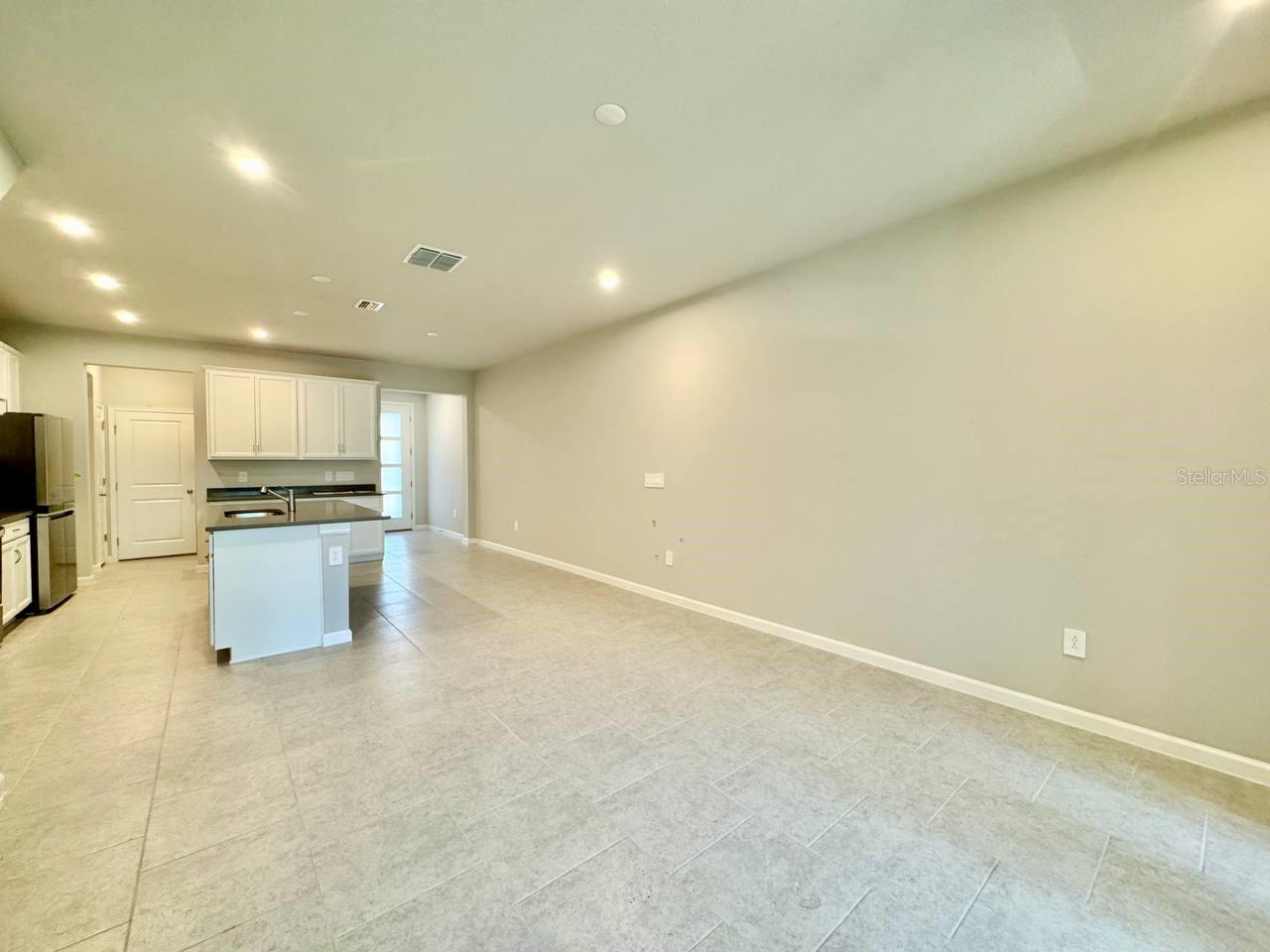 BLOOMINGDALE TOWNES - Residential Lease