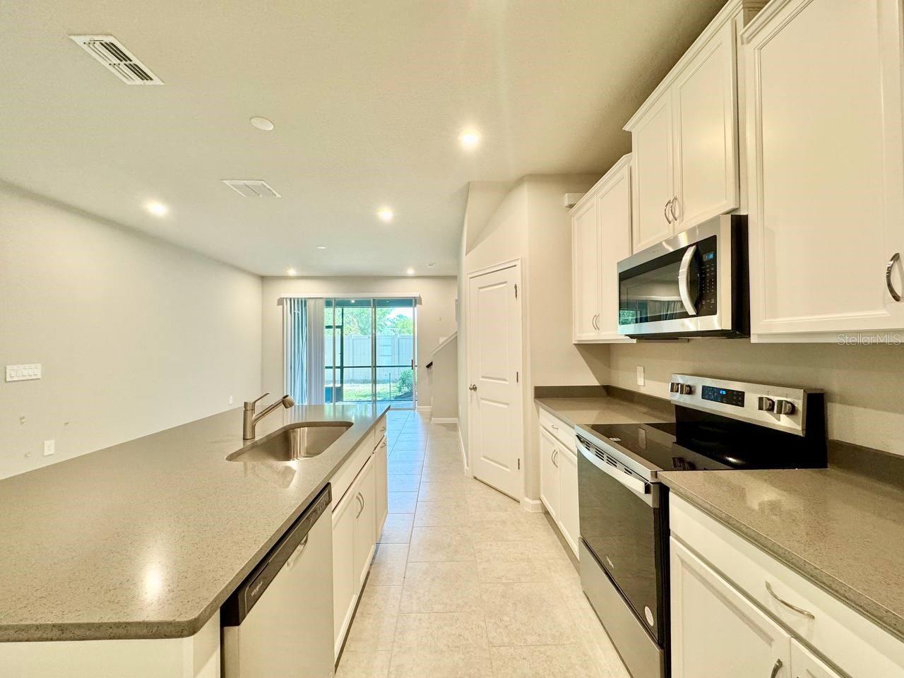 BLOOMINGDALE TOWNES - Residential Lease