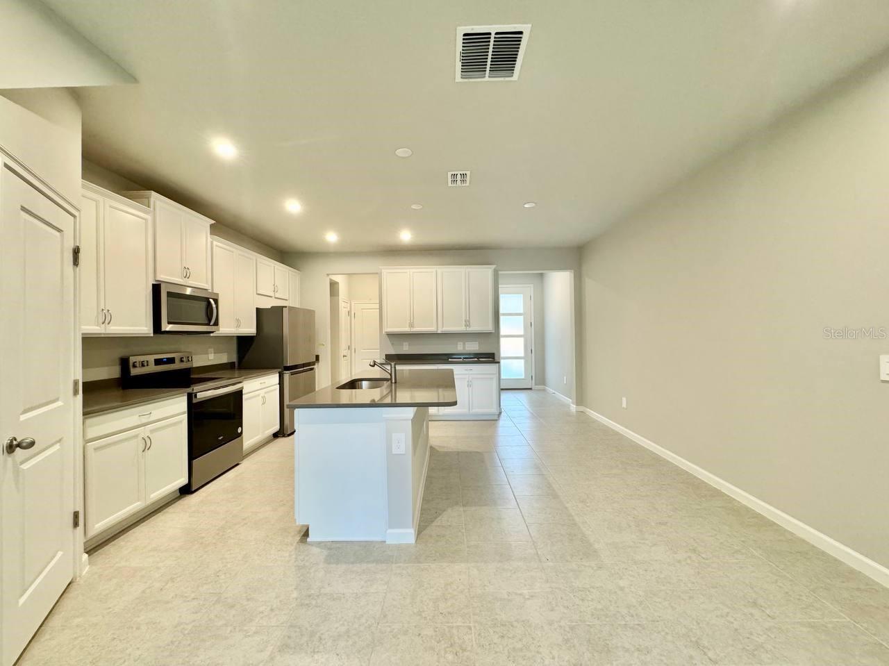 BLOOMINGDALE TOWNES - Residential Lease