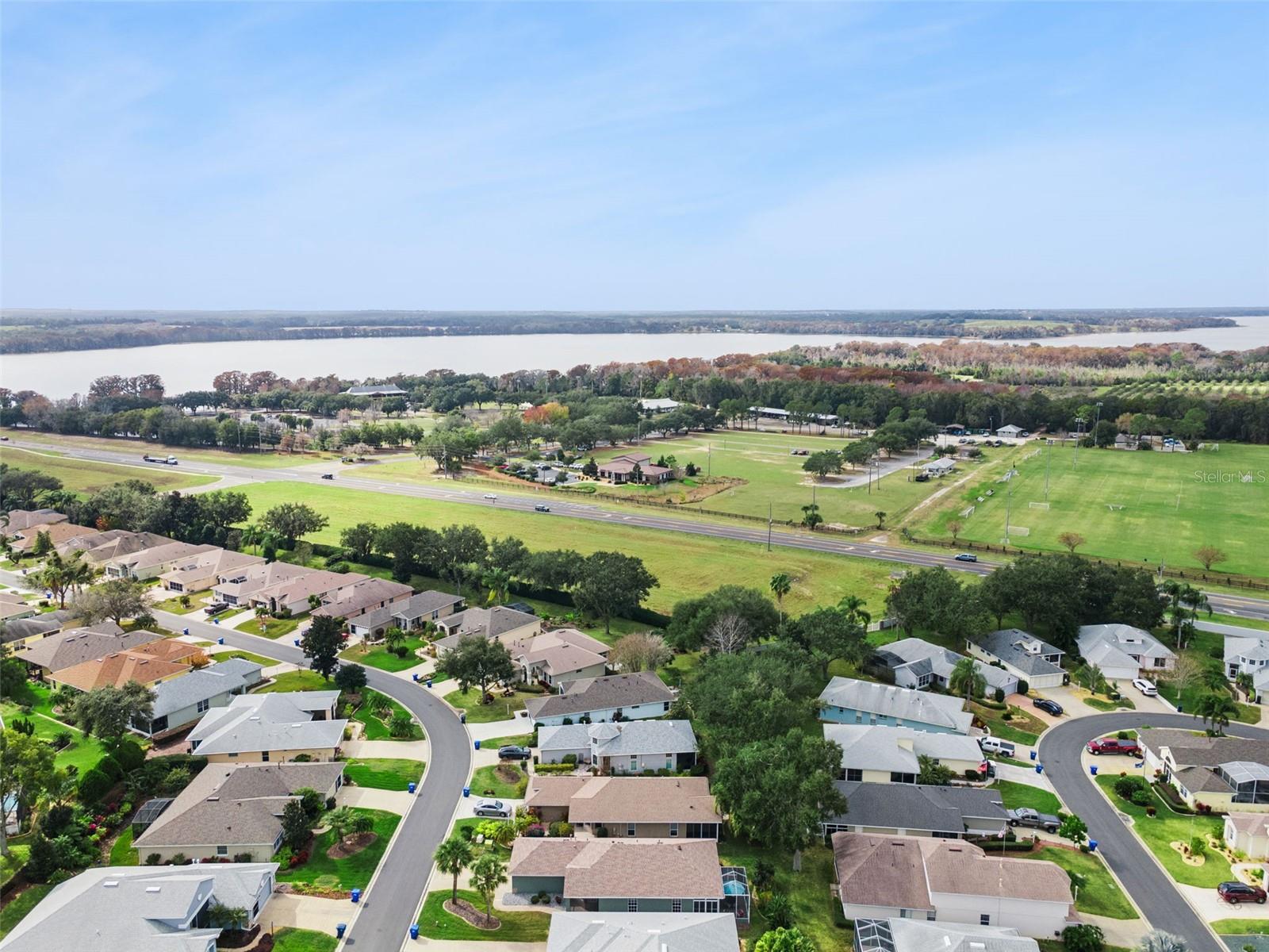 TAVARES ROYAL HARBOR PH 02 LT 179 - Residential