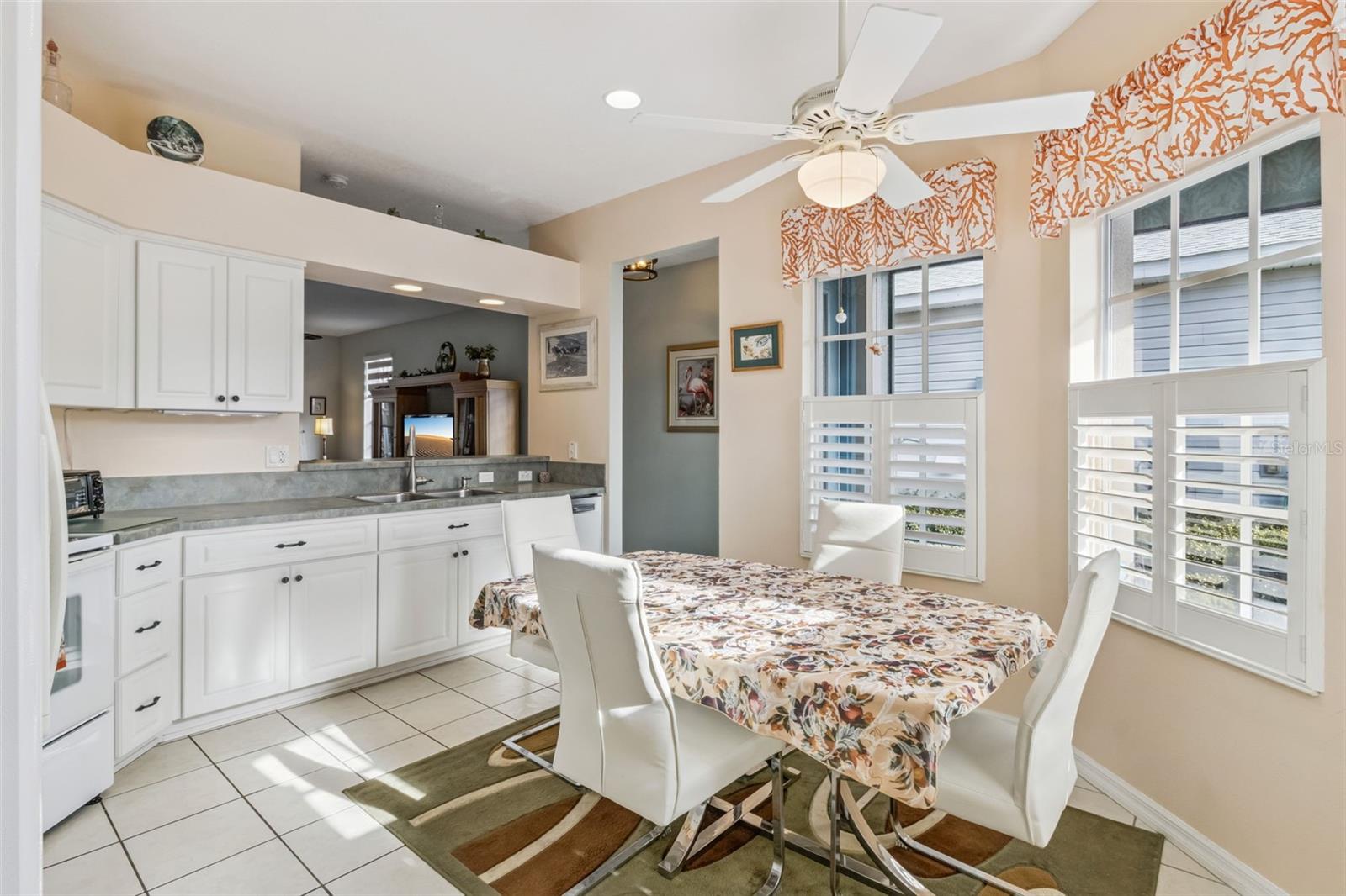 TAVARES ROYAL HARBOR PH 02 LT 179 - Residential