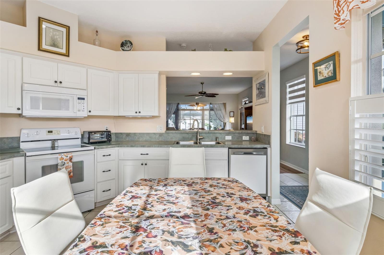 TAVARES ROYAL HARBOR PH 02 LT 179 - Residential