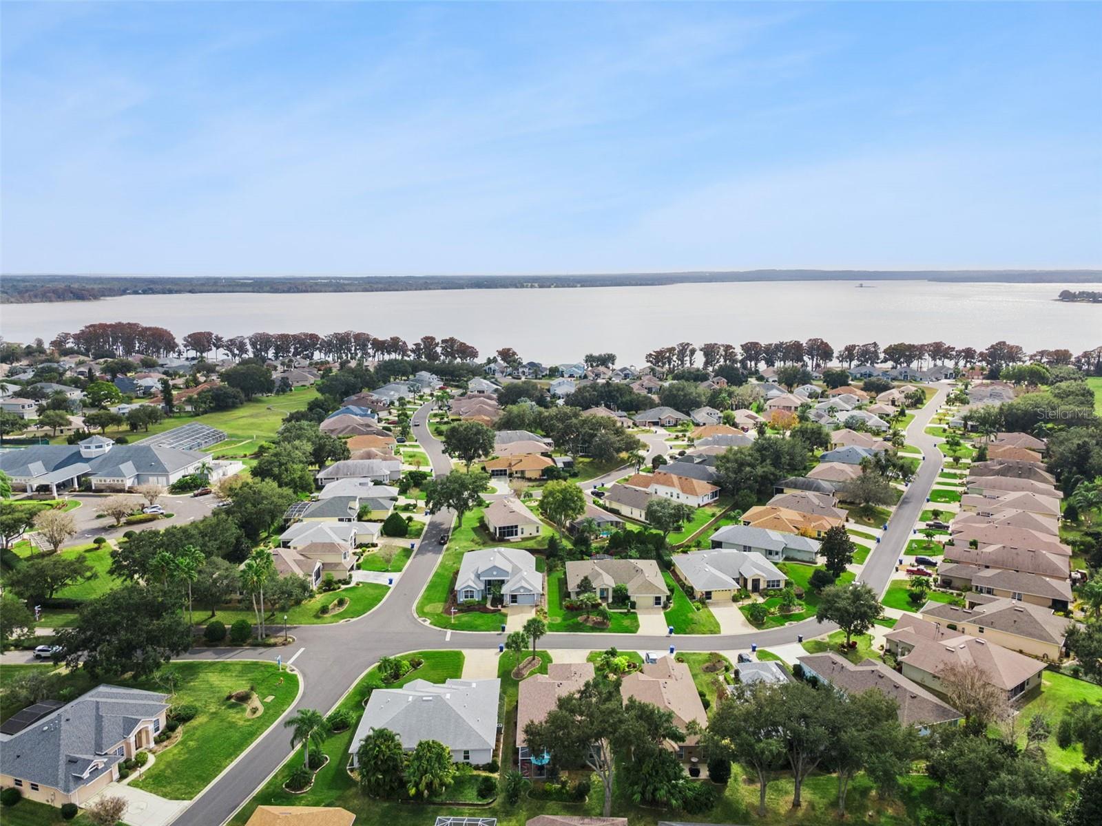 TAVARES ROYAL HARBOR PH 02 LT 179 - Residential