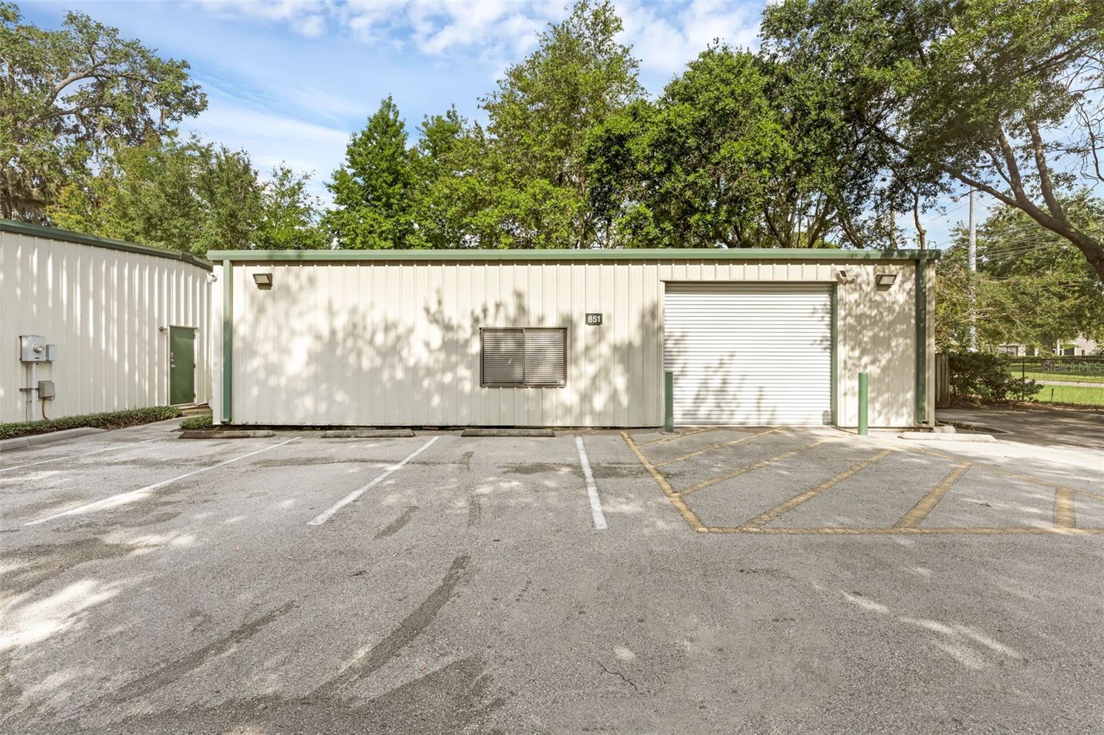 851 SUNSHINE LANE