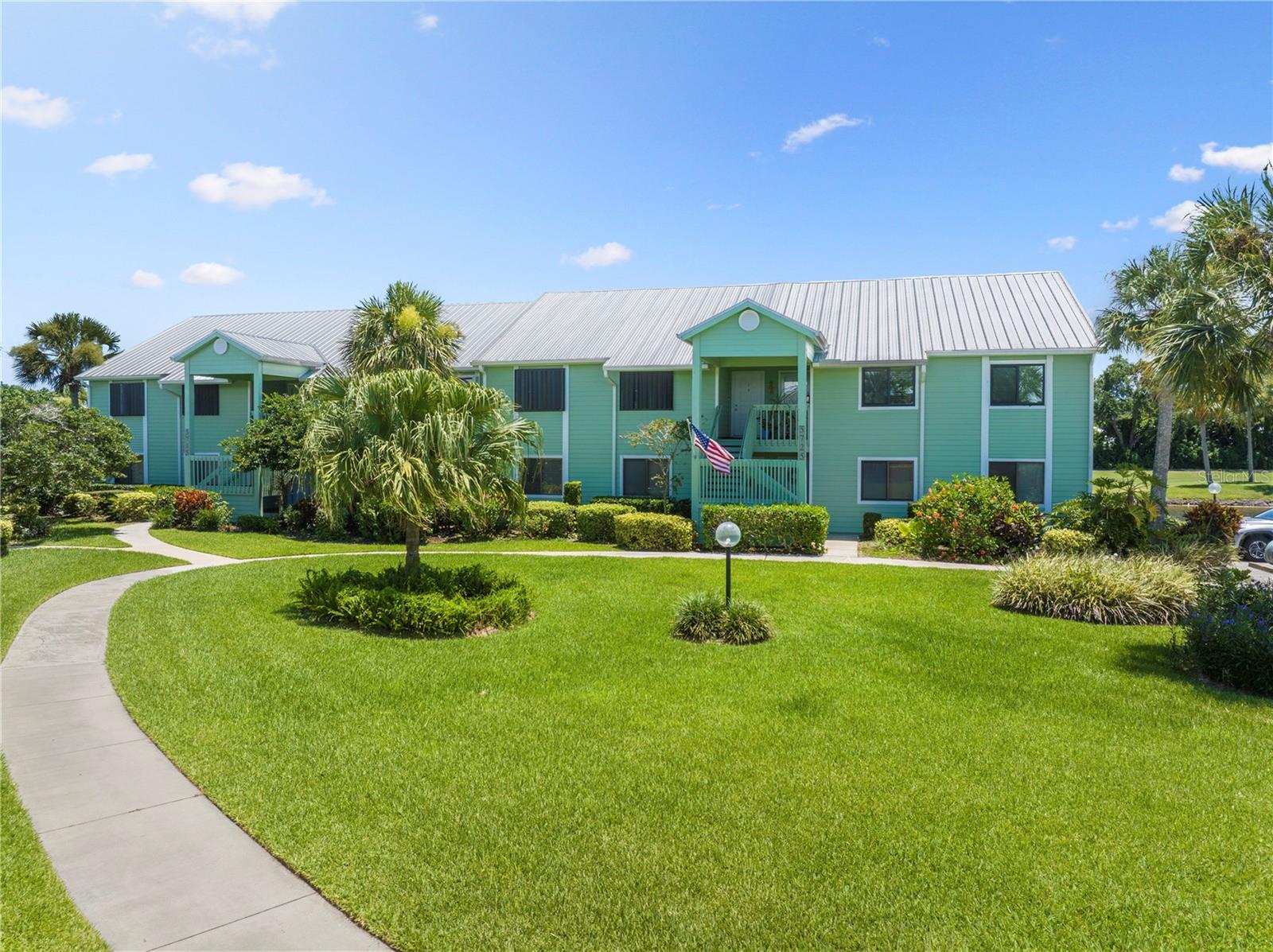5725 PELICAN POINTE DRIVE 1, SEBASTIAN, FL, 32958/$254,999 3 5725 PELICAN POINTE DRIVE 1