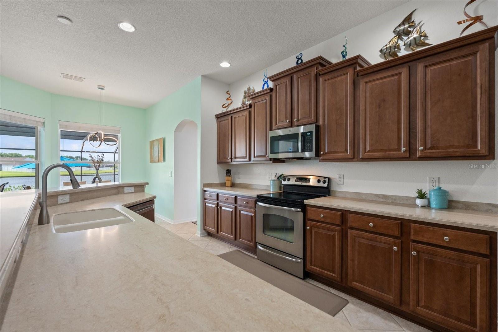 LAKESIDE PRESERVE - Residential