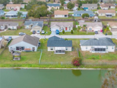 A home in LAKELAND