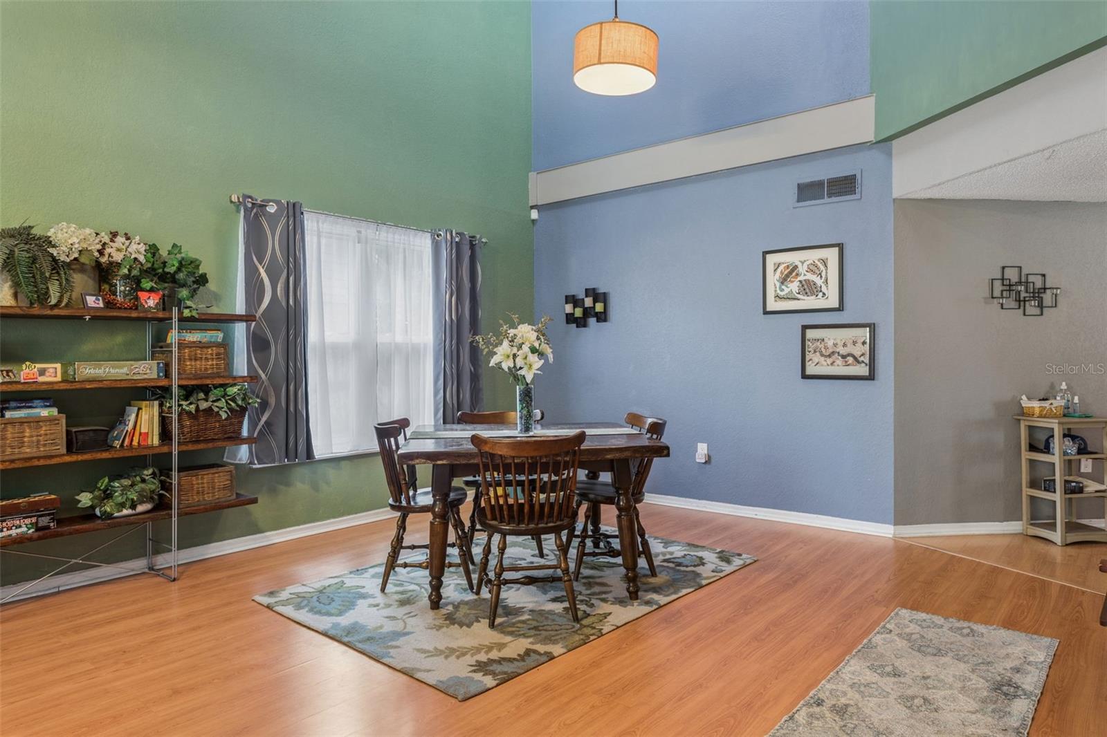 3237 MONTROSE CIRCLE