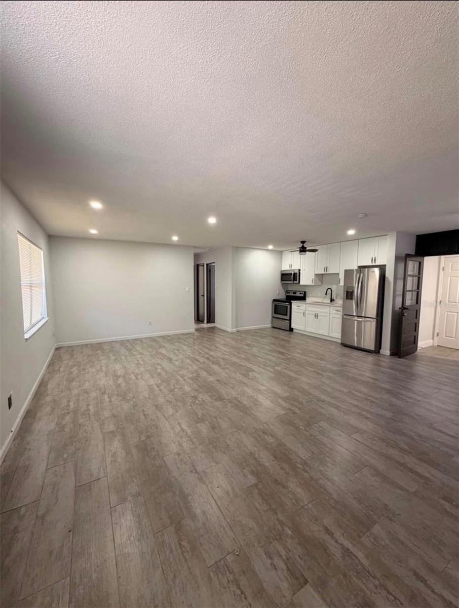 1905 ROSLYN AVENUE, BRADENTON, FL, 34207 2 1905 ROSLYN AVENUE