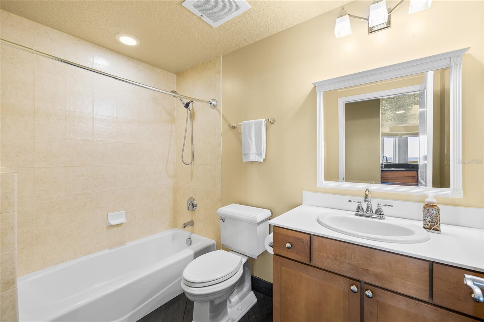 MANGROVE CAY I CONDO - Residential