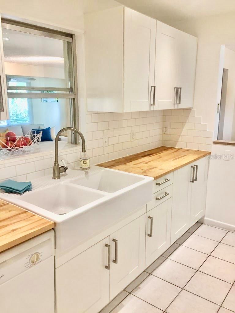 PINE SHORES ESTATE 3RD ADD - Residential