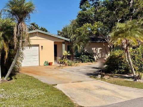 Photo of 1721 Birchwood Street, Sarasota, FL 34231 (MLS # A4669540) Photo of 1721 Birchwood Street, Sarasota, FL 34231 (MLS # A4669540)