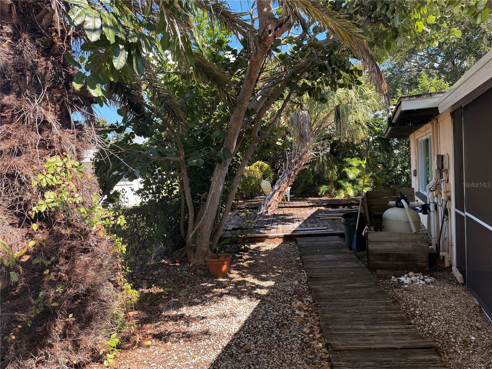 PINE SHORES ESTATE 3RD ADD - Residential