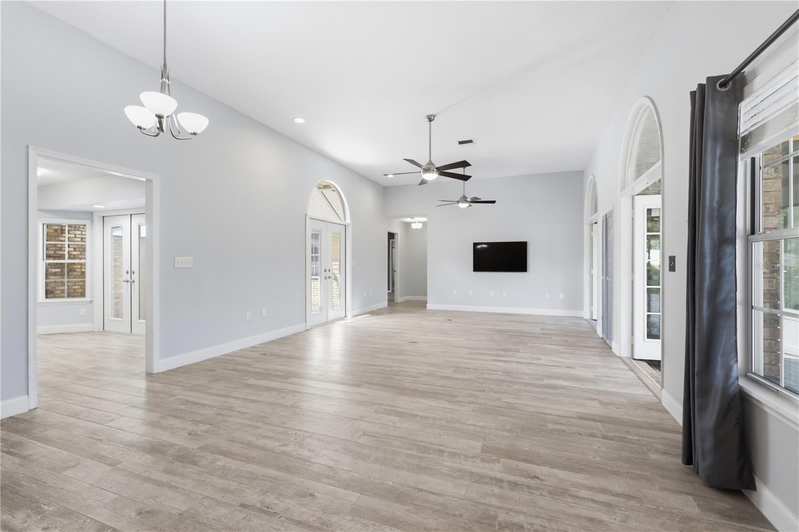 2500 S GLEN EAGLES DRIVE