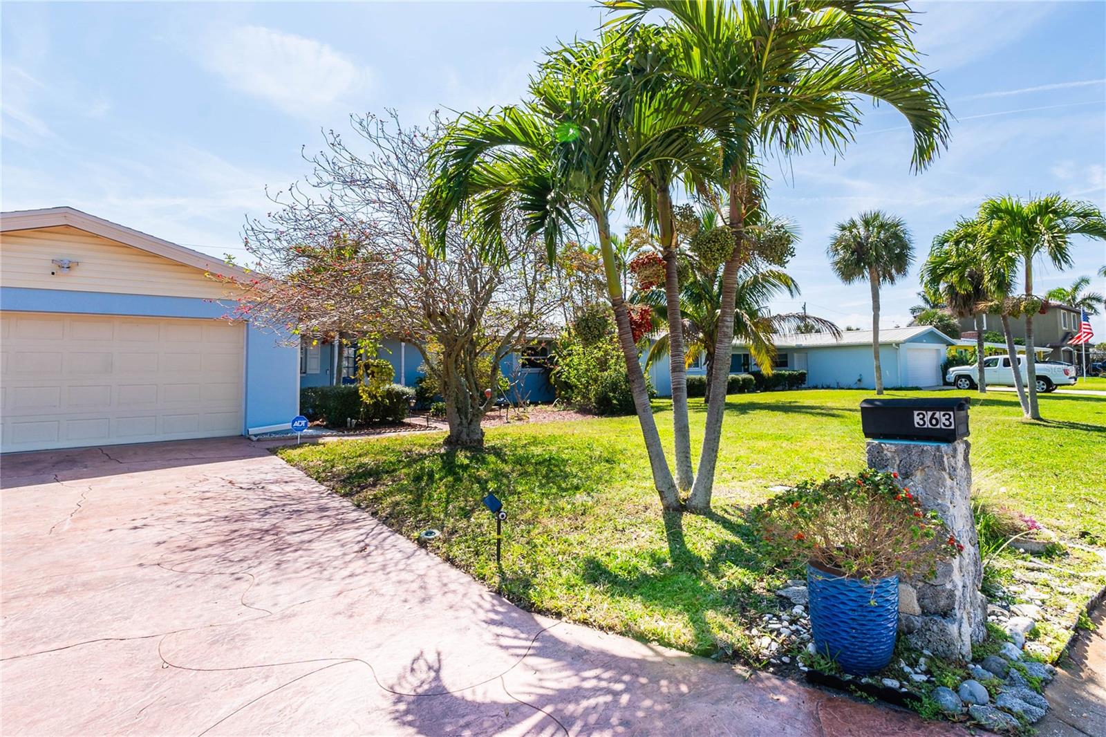 363 HARBOR DR