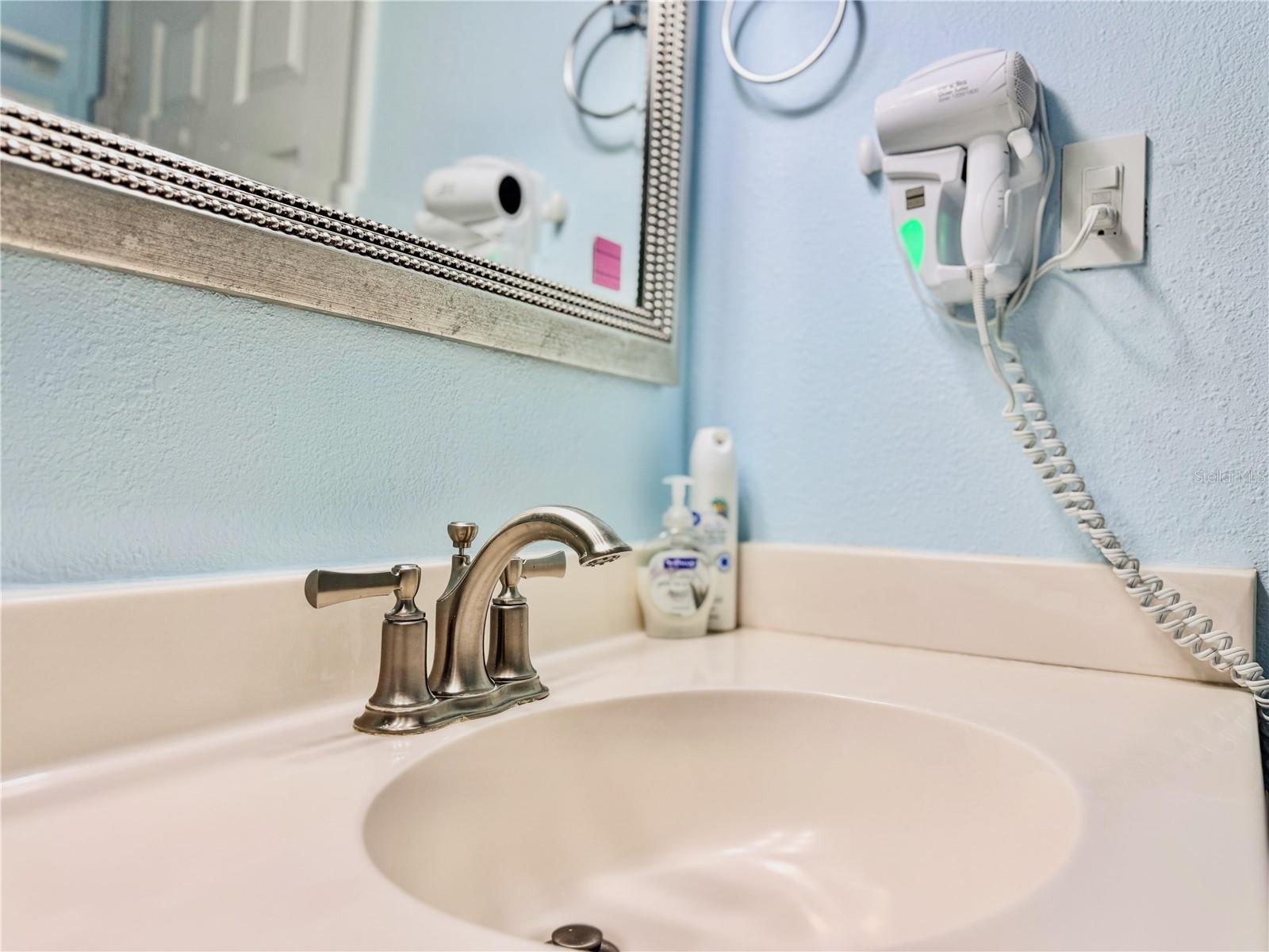 HAWAIIAN INN LC - Residential