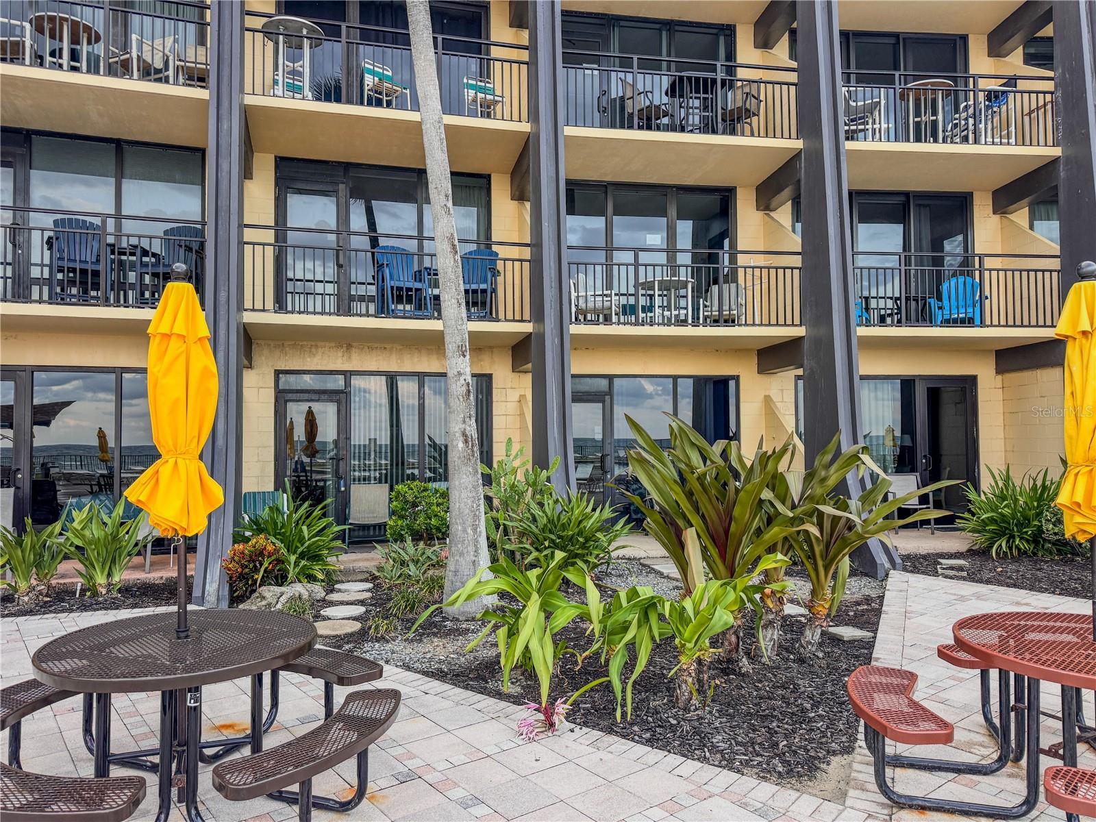 HAWAIIAN INN LC - Residential