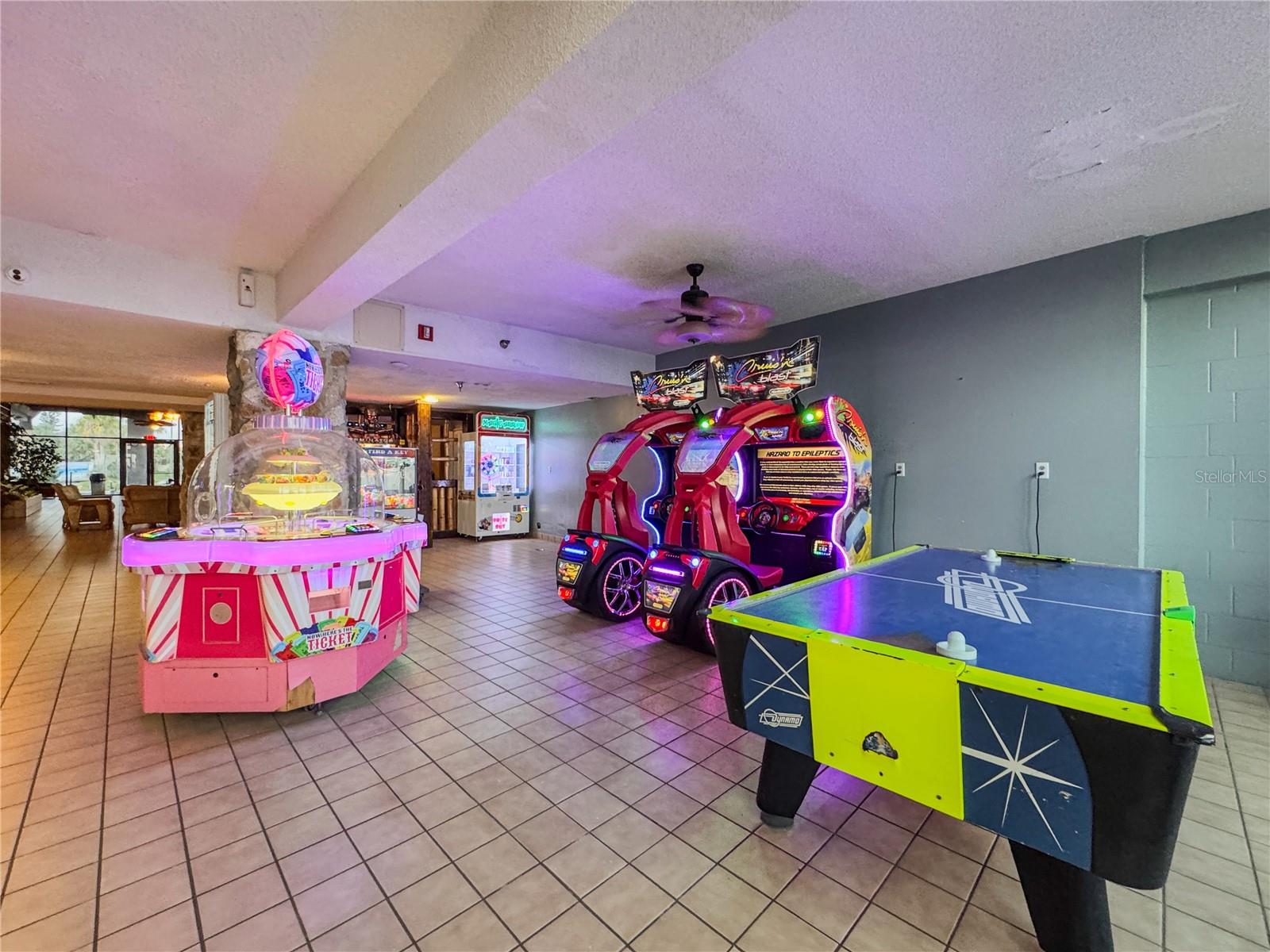 HAWAIIAN INN LC - Residential