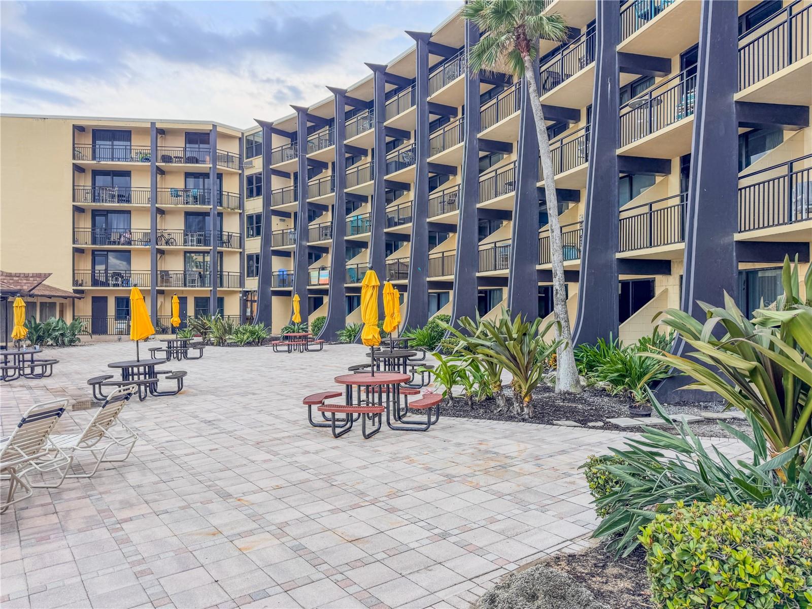 HAWAIIAN INN LC - Residential