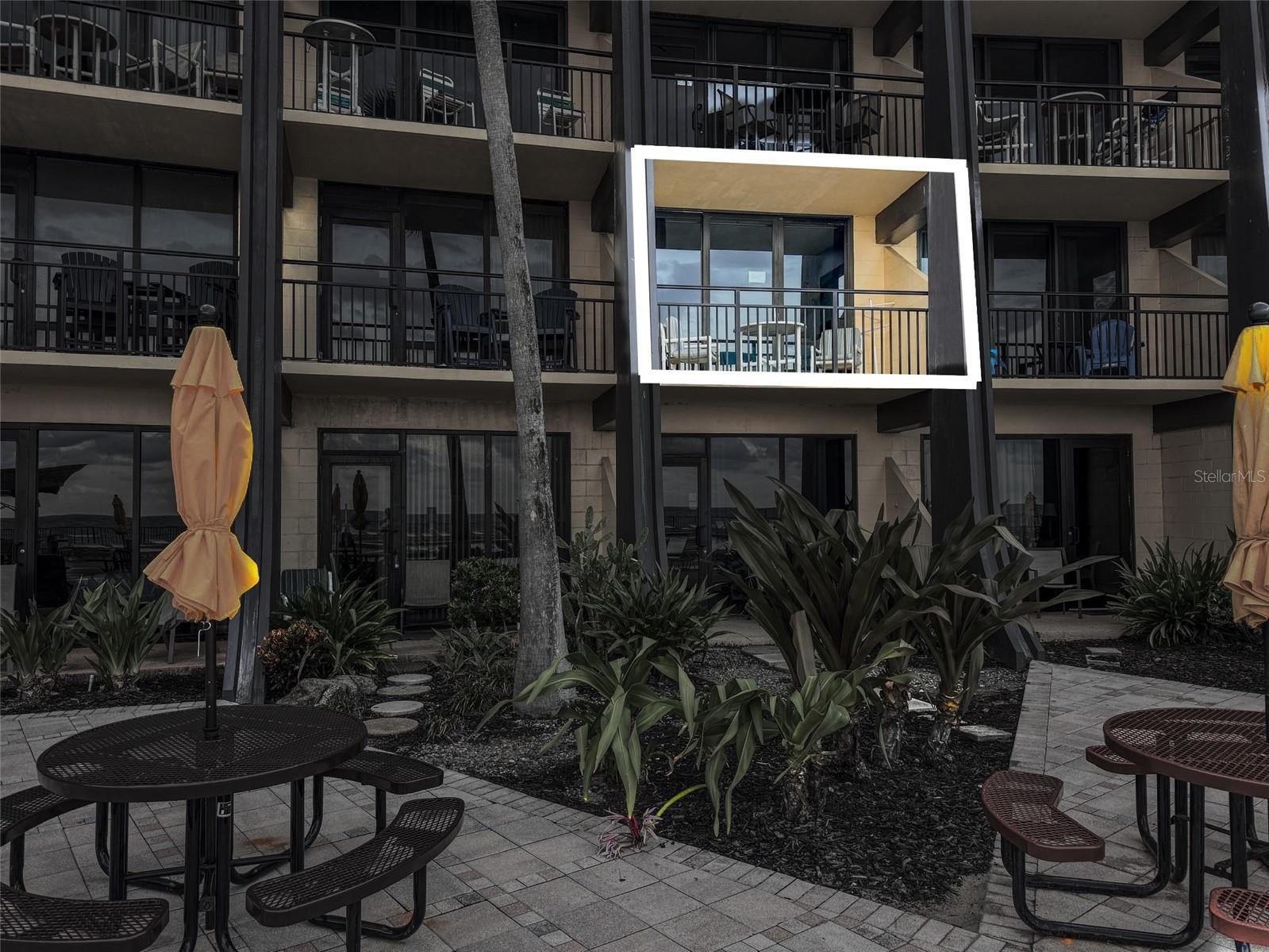 HAWAIIAN INN LC - Residential