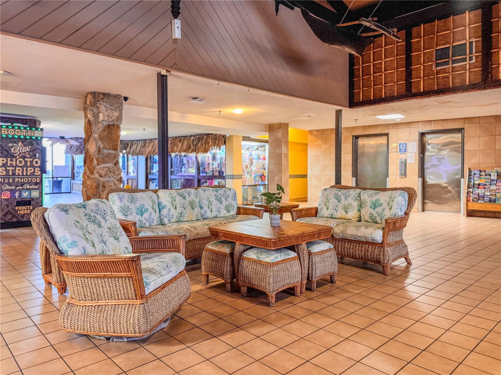 HAWAIIAN INN LC - Residential