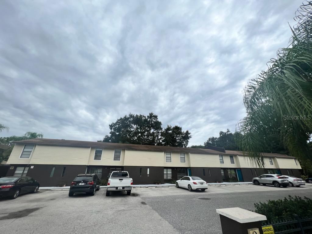 Amazing LOCATION! west side of US1, one block from the bay. sunset beach area.. Remodeled unit, private parking spaces, water and garbage included. must see living space.