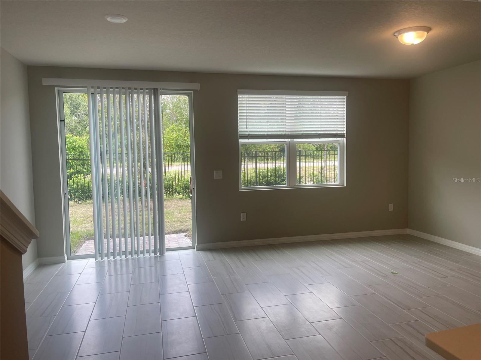 LEGACY UNION TWNHMS - Residential Lease