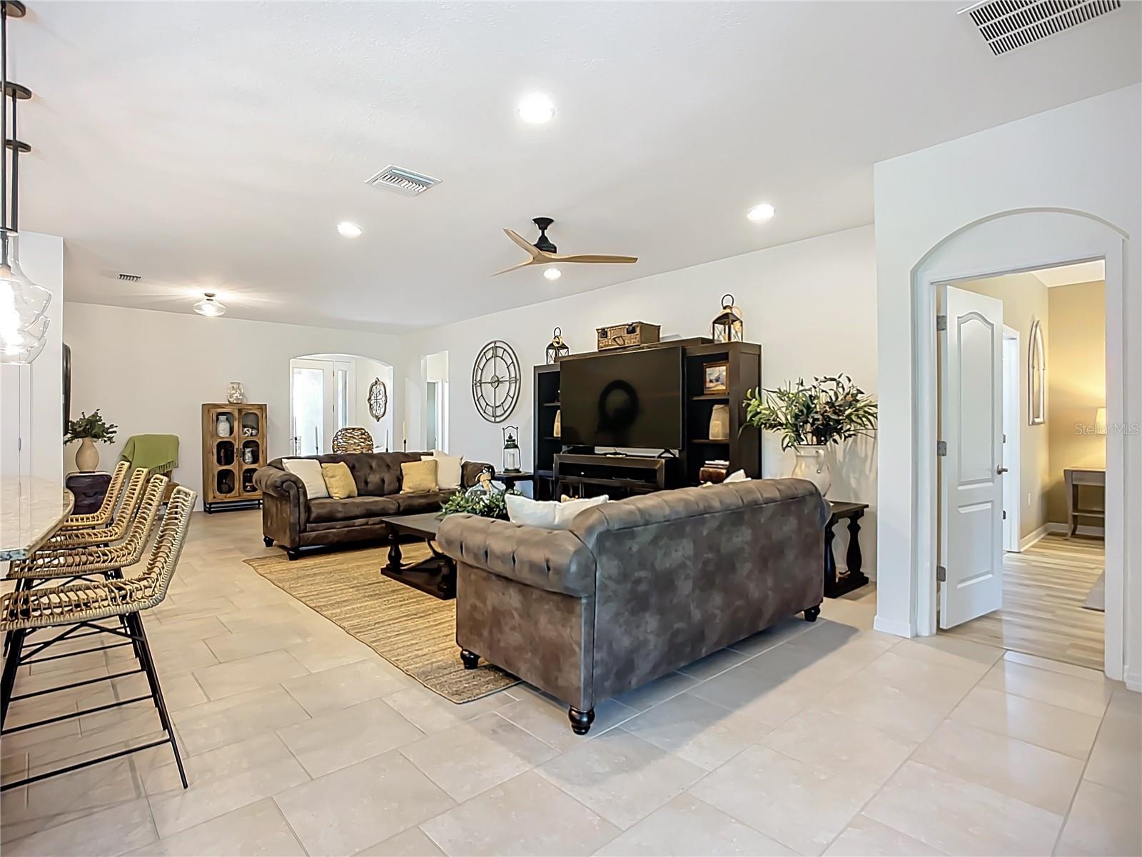 SOLEIL WEST PH II - Residential