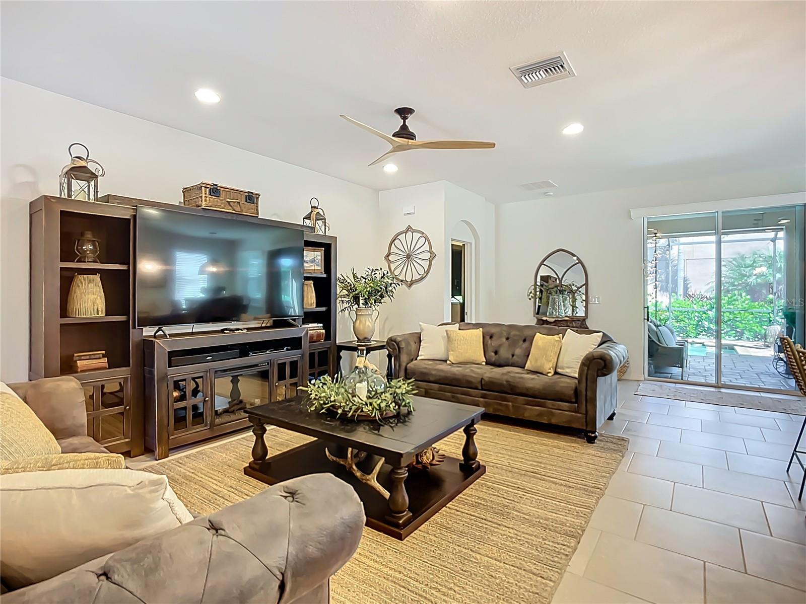 SOLEIL WEST PH II - Residential