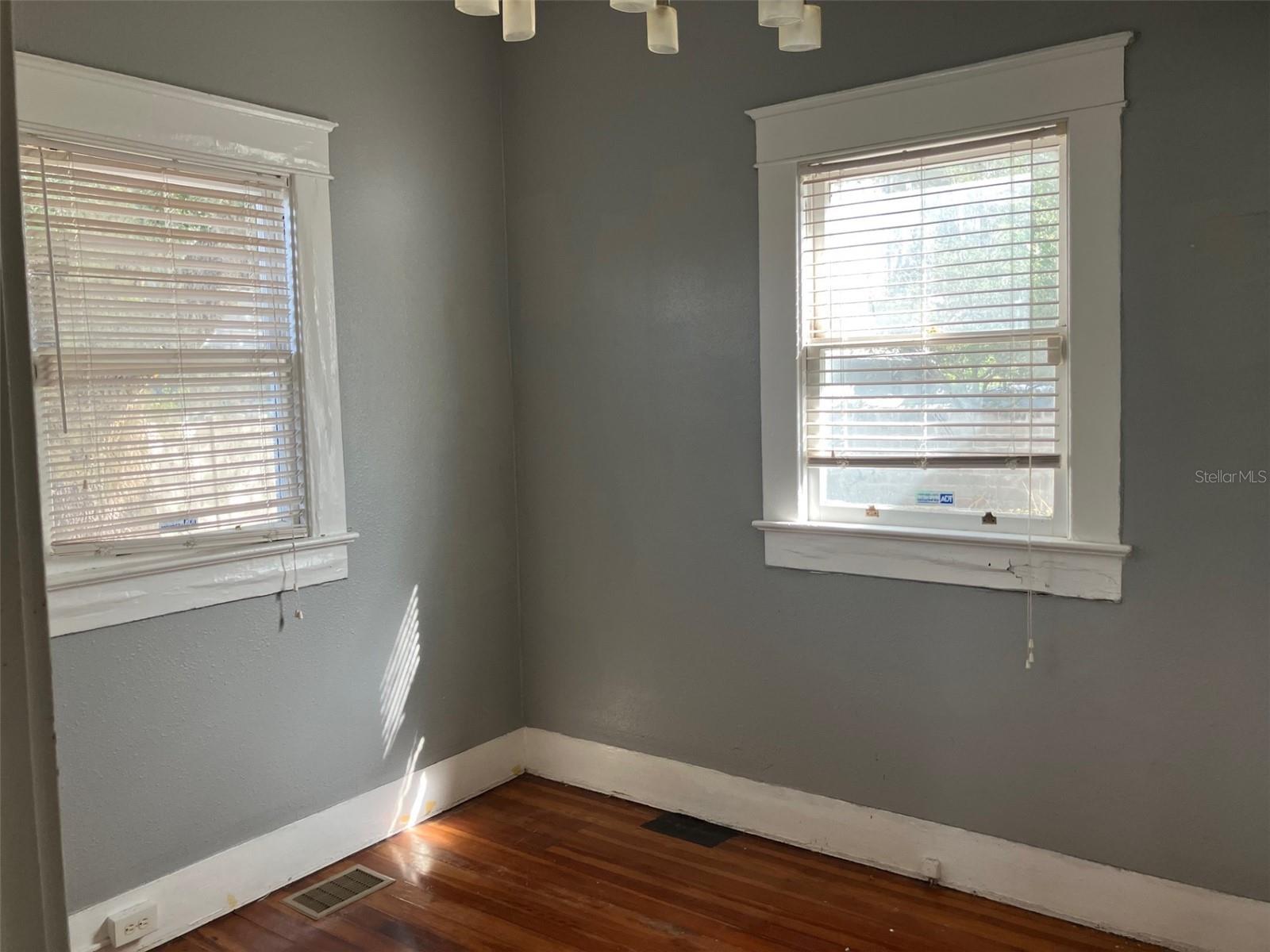 PALMA CEIA PARK - Commercial Lease