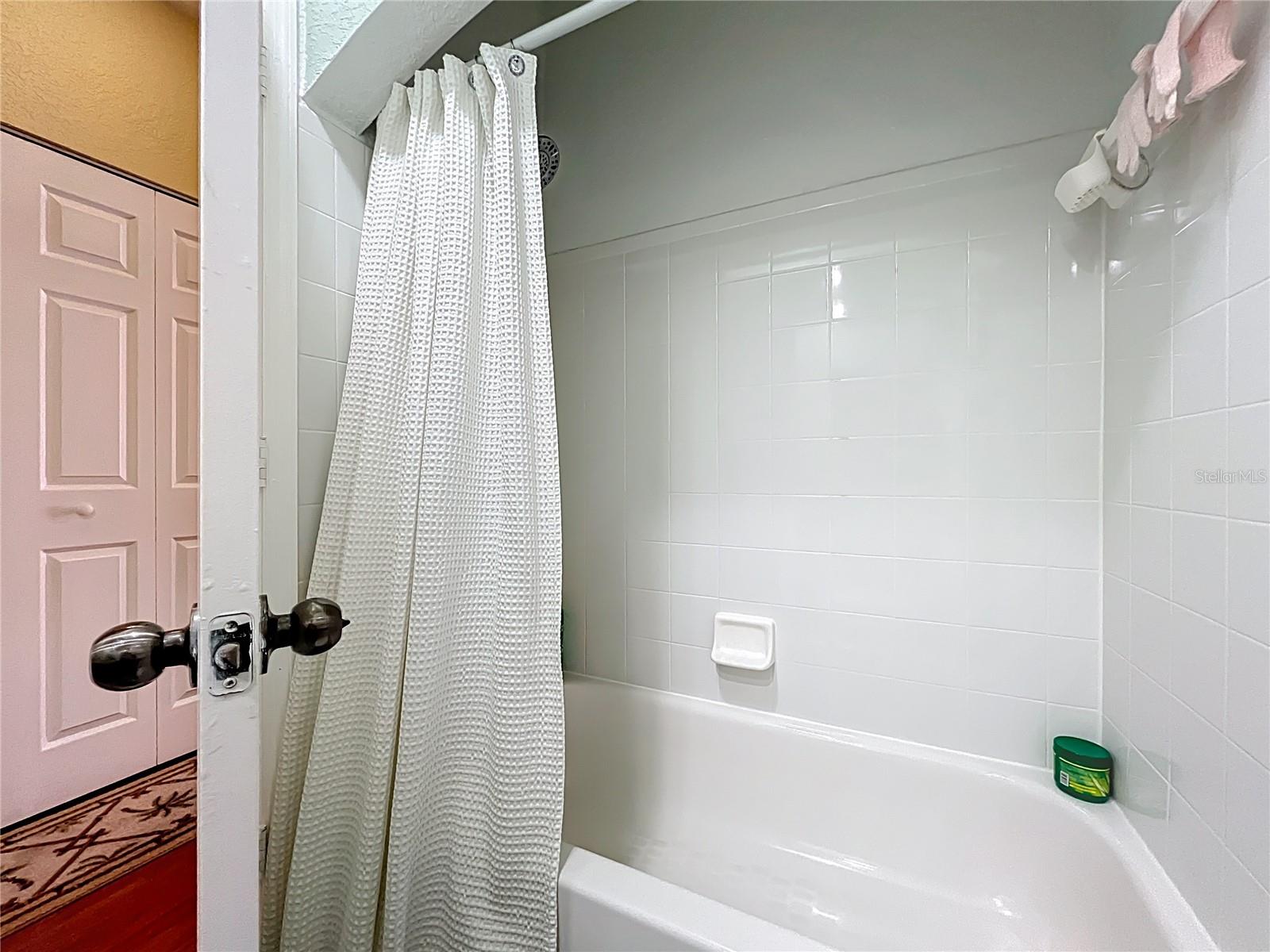 NOTTING HILL A CONDO - Residential