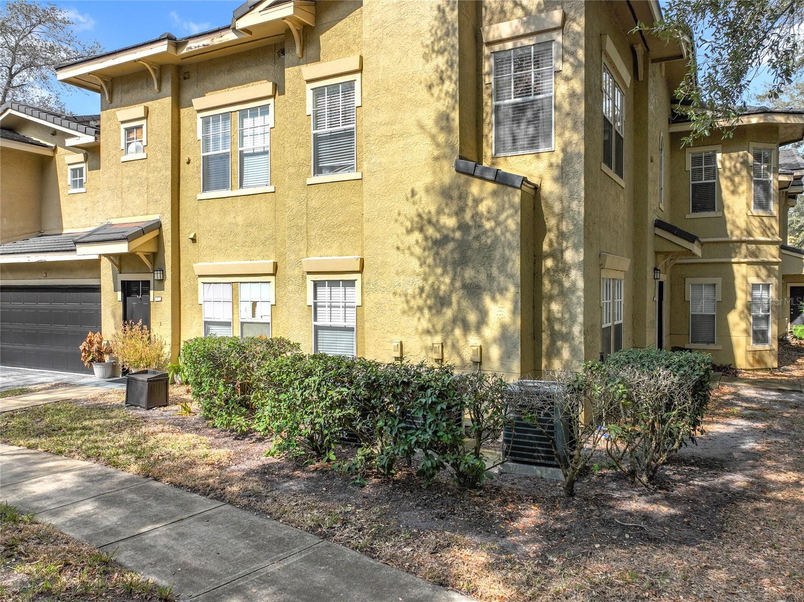 NOTTING HILL A CONDO - Residential